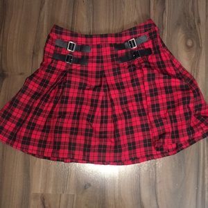 Small plaid Hot Topic skirt with buckle design